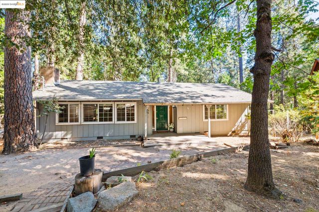 22977 Hawk Ln, Twain Harte, CA 95383