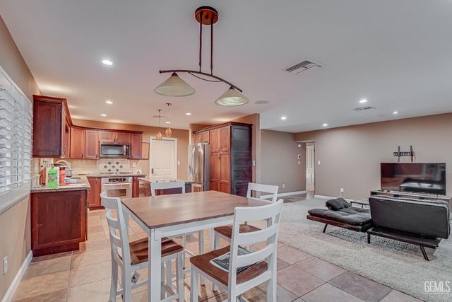 506 Shasta Street, Taft, CA 93268