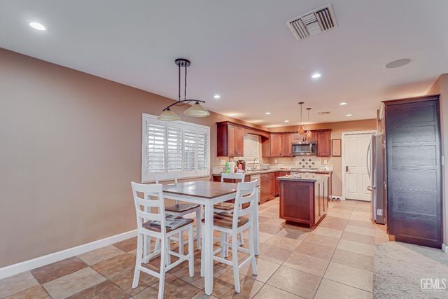 506 Shasta Street, Taft, CA 93268