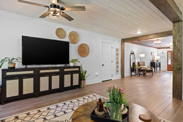 7229 S Wolftever Drive, Ooltewah, TN 37363