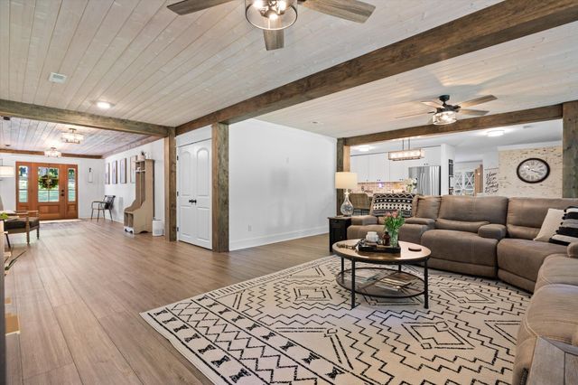 7229 S Wolftever Drive, Ooltewah, TN 37363