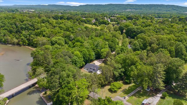 7229 S Wolftever Drive, Ooltewah, TN 37363