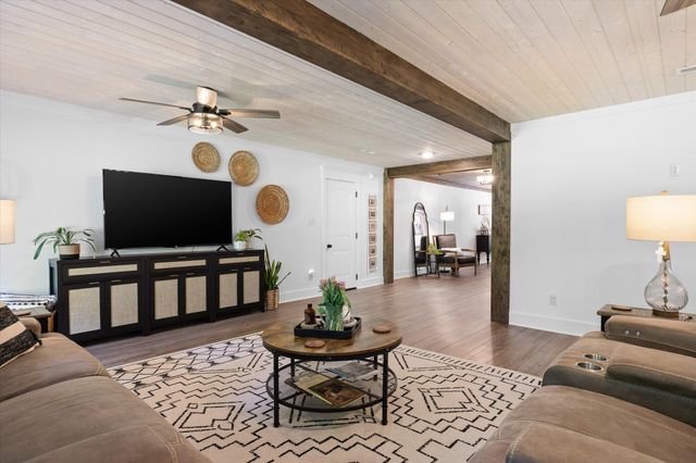 7229 S Wolftever Drive, Ooltewah, TN 37363