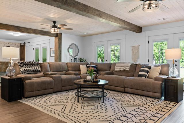 7229 S Wolftever Drive, Ooltewah, TN 37363