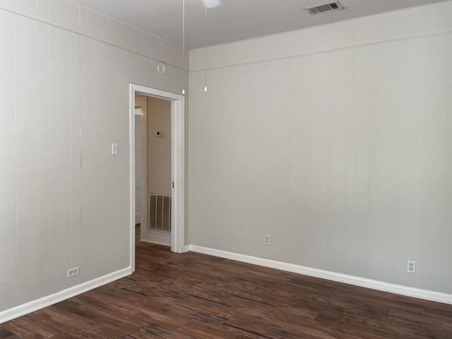 606 Mesquite ST, Bastrop, TX 78602