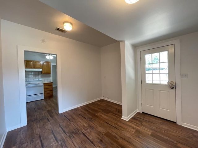 606 Mesquite ST, Bastrop, TX 78602