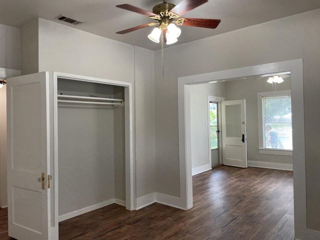 606 Mesquite ST, Bastrop, TX 78602