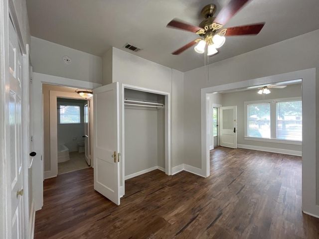 606 Mesquite ST, Bastrop, TX 78602