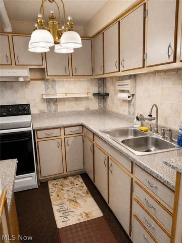14567 Madison Avenue 609, Lakewood, OH 44107