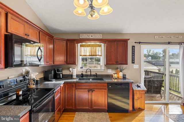 62 SILVER CT, Maurertown, VA 22644