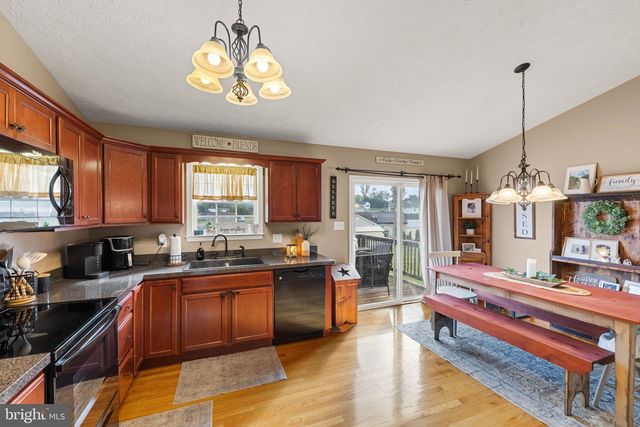 62 SILVER CT, Maurertown, VA 22644