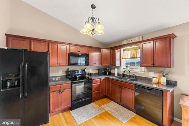 62 SILVER CT, Maurertown, VA 22644
