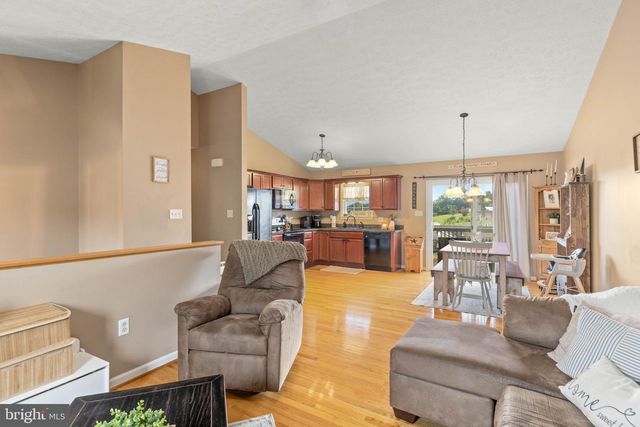 62 SILVER CT, Maurertown, VA 22644