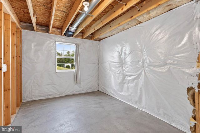 62 SILVER CT, Maurertown, VA 22644