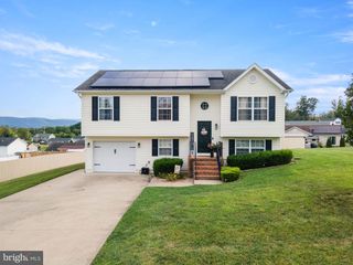 62 SILVER CT, Maurertown, VA 22644