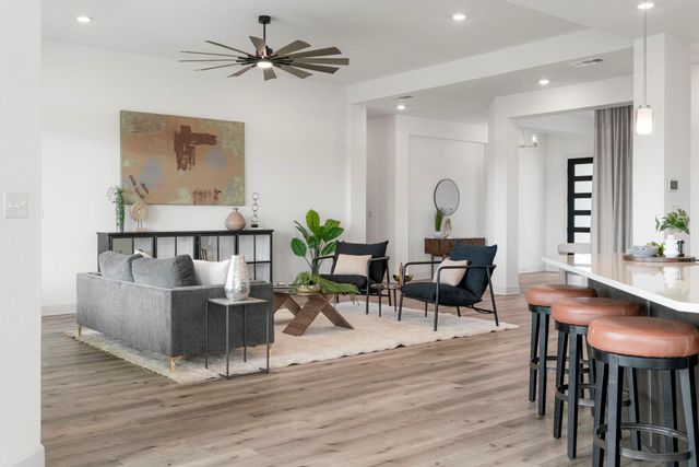 312 Starfire DR, Dripping Springs, TX 78620