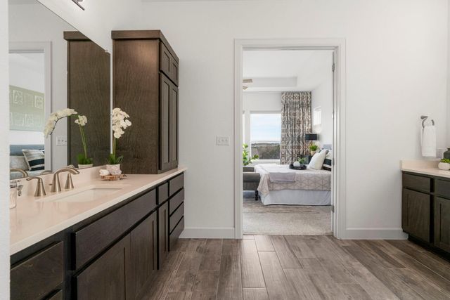 312 Starfire DR, Dripping Springs, TX 78620