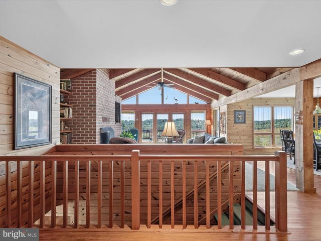 1494 MOUNTAIN RD, Orrtanna, PA 17353