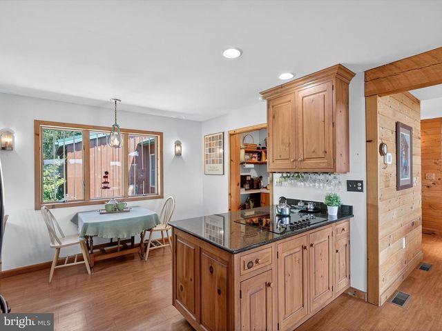 1494 MOUNTAIN RD, Orrtanna, PA 17353