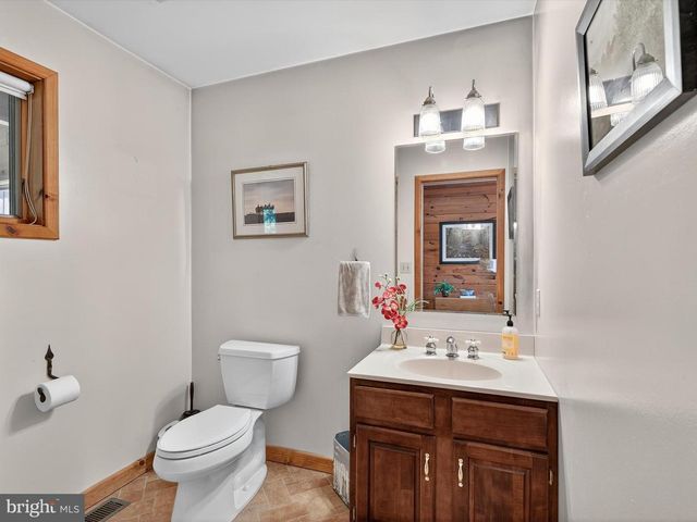 1494 MOUNTAIN RD, Orrtanna, PA 17353