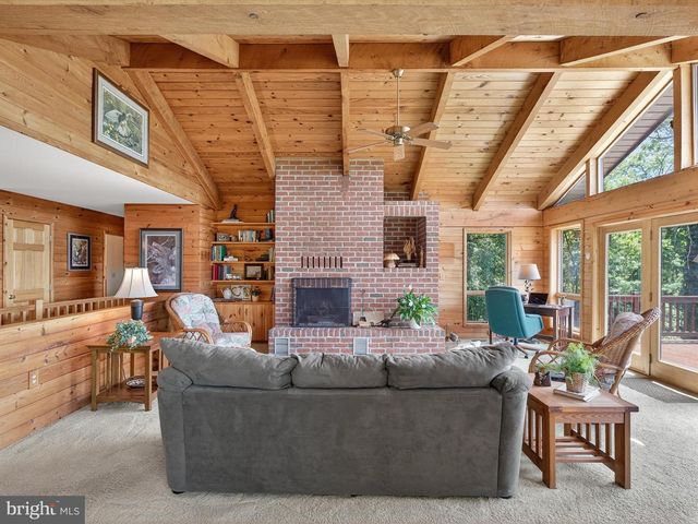 1494 MOUNTAIN RD, Orrtanna, PA 17353