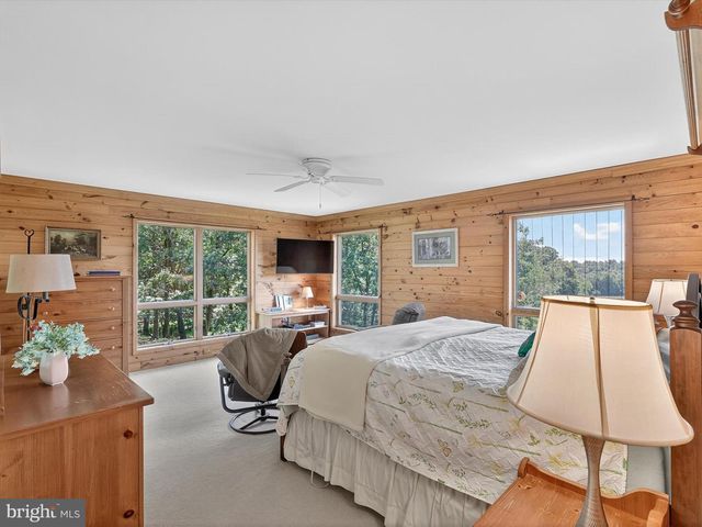 1494 MOUNTAIN RD, Orrtanna, PA 17353