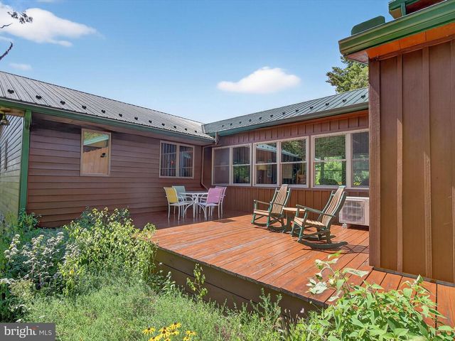 1494 MOUNTAIN RD, Orrtanna, PA 17353