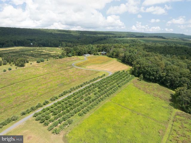 1494 MOUNTAIN RD, Orrtanna, PA 17353