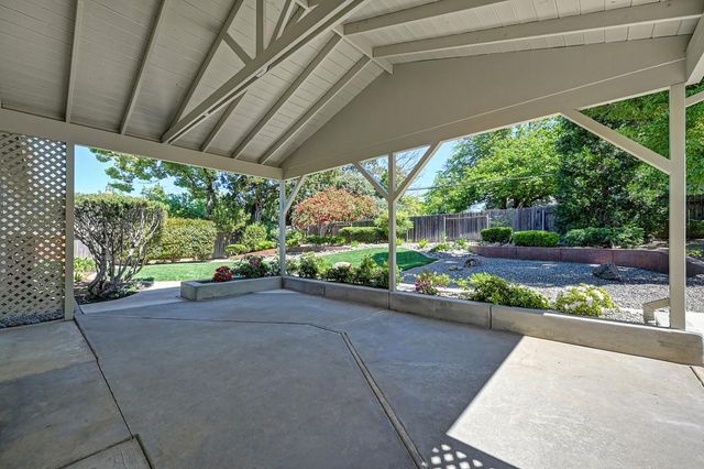 5824 Hesper Way, Carmichael, CA 95608