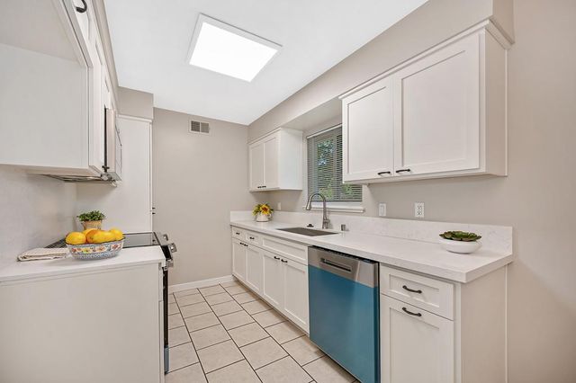 5824 Hesper Way, Carmichael, CA 95608