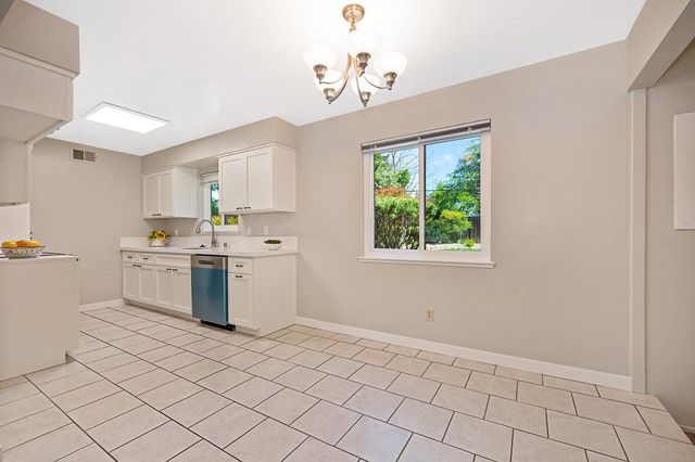 5824 Hesper Way, Carmichael, CA 95608