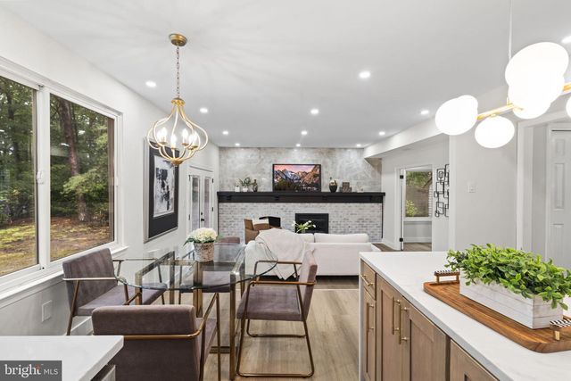 2 HARWOOD DR, Voorhees, NJ 08043