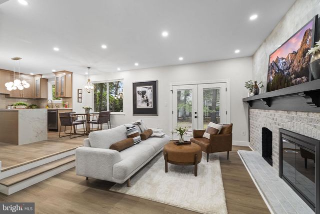 2 HARWOOD DR, Voorhees, NJ 08043