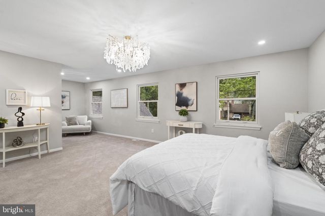 2 HARWOOD DR, Voorhees, NJ 08043