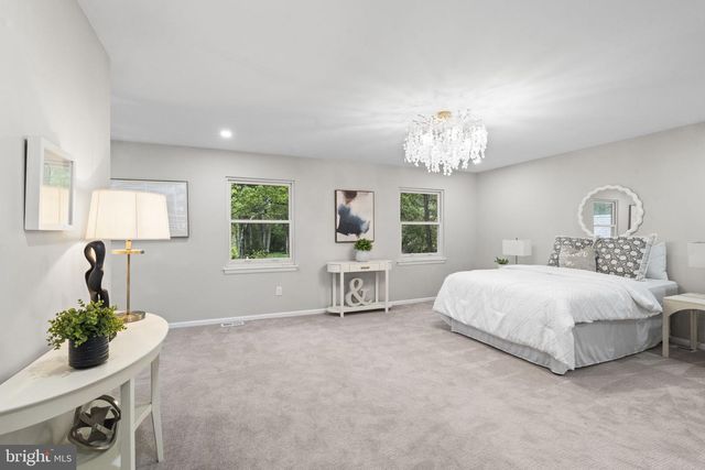 2 HARWOOD DR, Voorhees, NJ 08043