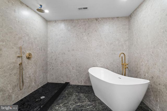 2 HARWOOD DR, Voorhees, NJ 08043