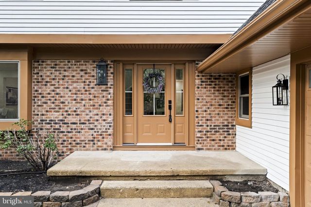 2 HARWOOD DR, Voorhees, NJ 08043