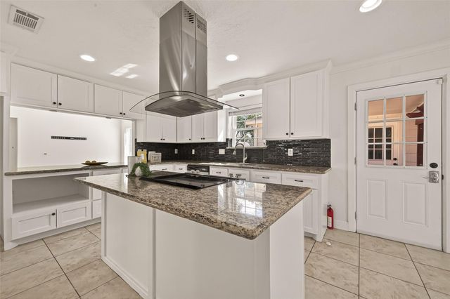 11414 Meadow Lake Drive, Houston, TX 77077