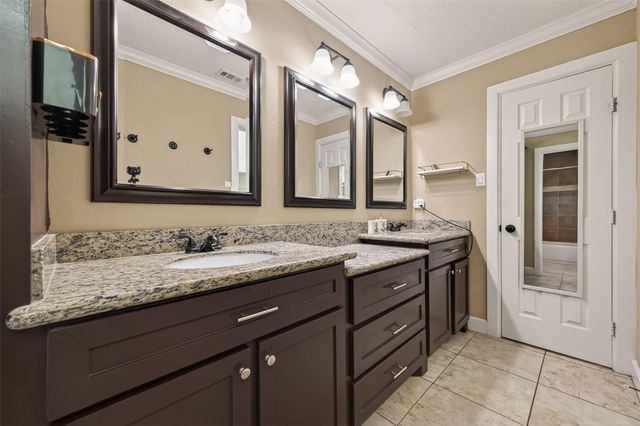 11414 Meadow Lake Drive, Houston, TX 77077