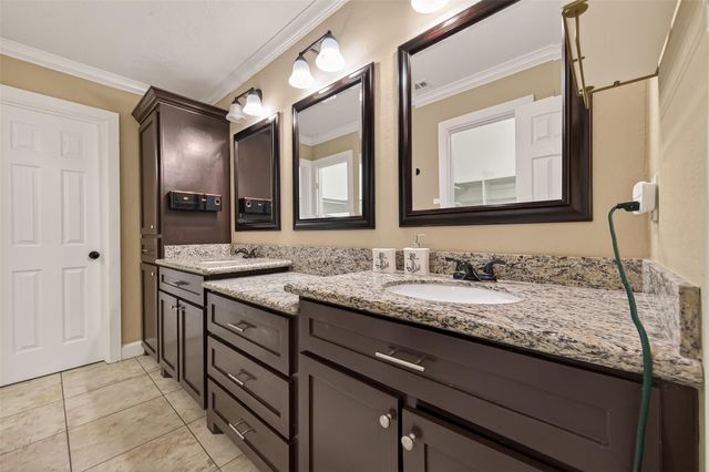 11414 Meadow Lake Drive, Houston, TX 77077