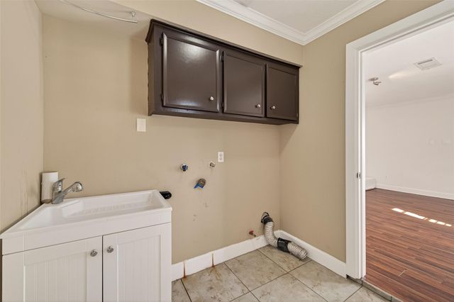 11414 Meadow Lake Drive, Houston, TX 77077