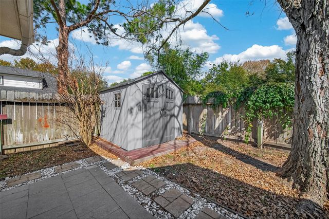 11414 Meadow Lake Drive, Houston, TX 77077