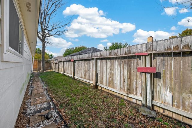 11414 Meadow Lake Drive, Houston, TX 77077