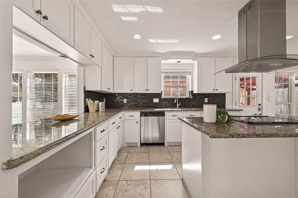 11414 Meadow Lake Drive, Houston, TX 77077