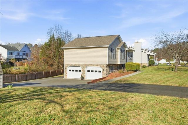 3102 Cedar Meade DR, Roanoke, VA 24014