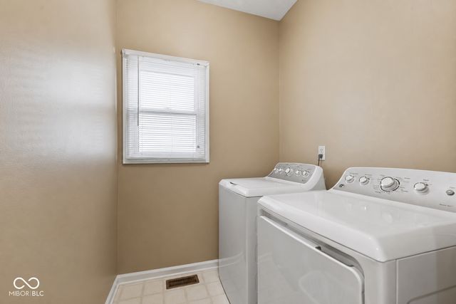 1628 Foxmere Boulevard, Greenwood, IN 46142