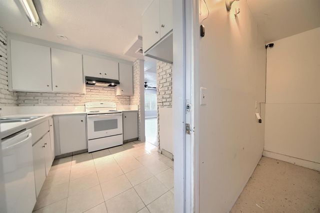 8107 Grenoble Way, Stockton, CA 95210