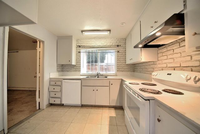 8107 Grenoble Way, Stockton, CA 95210