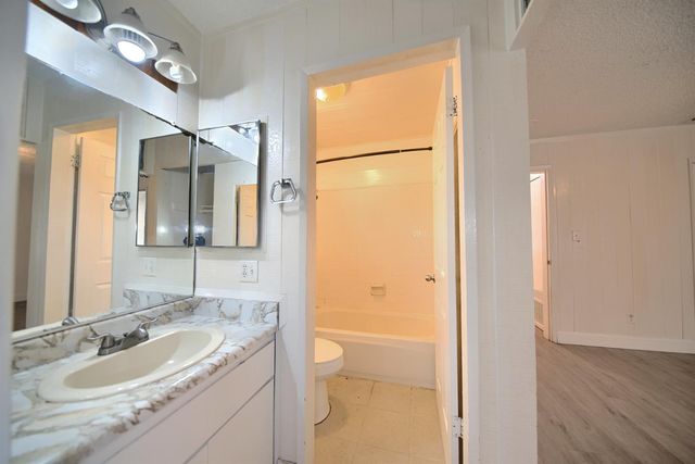 8107 Grenoble Way, Stockton, CA 95210