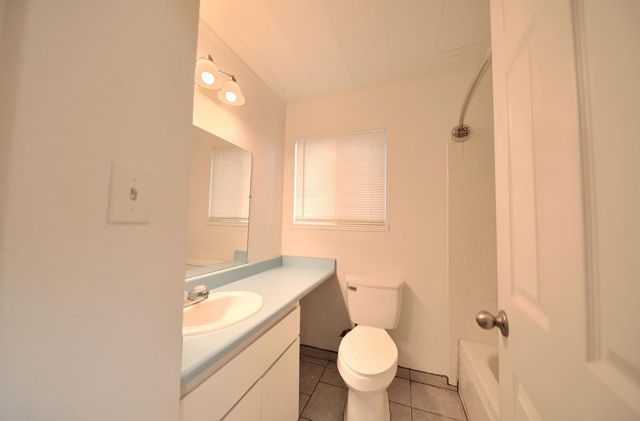 8107 Grenoble Way, Stockton, CA 95210